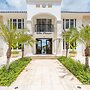 Amazing Private Villa with Chef & Maids