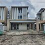 OYO 90435 Sena Home Homestay 819