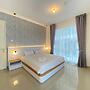 Minimalist Deluxe 1BR at Pine Tree Resort Condominium