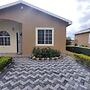 Lovely 2-bed House in Portmore