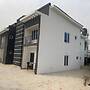 Beautiful 2-bed Apartment in Badore, First Unity