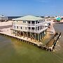 Shamrock Shores - Gulf Front West End Pet Friendly Property With Room 