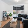 Stylish Three Bedroom House With Garden in Birmingham Suburb