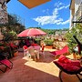 Central Spoleto Apartment - Large Terrace and Shops - Aircon + Wifi