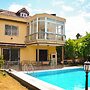 Kemer Monnaroza Villa