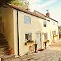 Impeccable 3-bed 17th Century Luxury Cottage