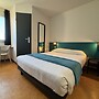 Hôtel Face West Le Pontet