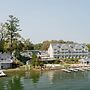 Bay Pointe Inn