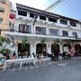 Steve Lady Hostel