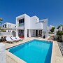 Private Pool Villa Next to the Beach