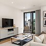 Deluxe two Bedroom Canary Wharf Apartment With River Views