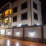 Captivating 1-bed Apartment in Tema, com 25
