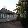 Cosy 3-bed Bungalow NEC Airport Close to Amenities