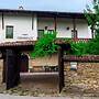 Lovely 5-bed Authentic House in the Arbanasi