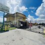 Royal Palms Motel