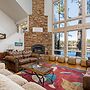 Casa Cassaretto - This Beautiful Lakefront Home is Only 50 yards from 