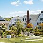 Canoe Place Inn and Cottages