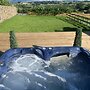Luxury Cottage, Views of the Lakes With Hot Tub
