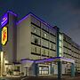 Super 8 by Wyndham Laredo