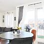 New Downtown Apartment With Free Parking