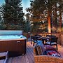 Wolfe by Avantstay 5mins Northstar! w/ Hot Tub, Fireplace, 2 Private D