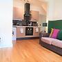 Redhill Garland- 1 bed Self Contained Apartment Close to Hospital