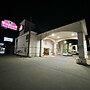 Woodland Inn & Suites