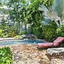 Emma's Secret by Avantstay Heart of Old Town w/ Shared Pool Month Long