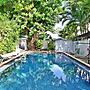 Ibis by Avantstay Close to Duval Street w/ Shared Pool Month Long Stay