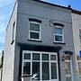 Impeccable 5-bed Apartment in Southend-on-sea