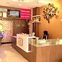 Sri Maharaja Residency