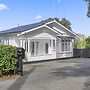 Grey Lynn - Grandeur - Cafe Lifestyle