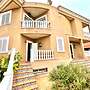Duque Nest Hostel