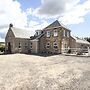 JOIVY Greenknowes Estate With Hot Tub And Bar