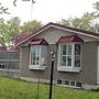 Bungalow With Cozy 4 Bedrooms on a Large Property Lot ! Late Check-out