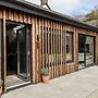 1 Caddaford Barns