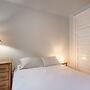 Beautiful Vintage 2BR- Heart Of Downtown