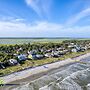 Live Oak by Avantstay Walk to Folly Beach