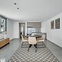 Sanders Crystal - Cool 2-bdr Apt w Terrace