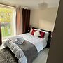 Stunning 3-bed Apartment in Croydon