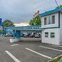 Castaway Motel