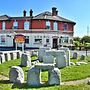 Stonehenge Inn & Shepherds Huts