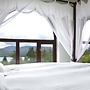 6 Ensuite Bedrooms-sleeps 12-garden-sea & Mtn View