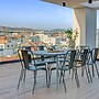 Sanders Crystal 2 - Darling 3-bdr Apt With Shared Rooftop