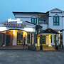 Capital O 90653 Maxwell Inn Boutique Hotel