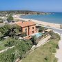 the House by the sea Beach Holiday Villa for Families up 8-9 Persons