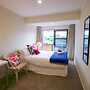Bright 2 Bedroom Home in East Auckland