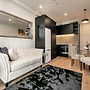 Stylish 1 Bedroom With Office Area Plus Parking!