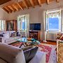 Easy Welcome Aglaia Luxury Lake View Apartment
