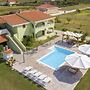 Lovely Apartment With Swimming Pool